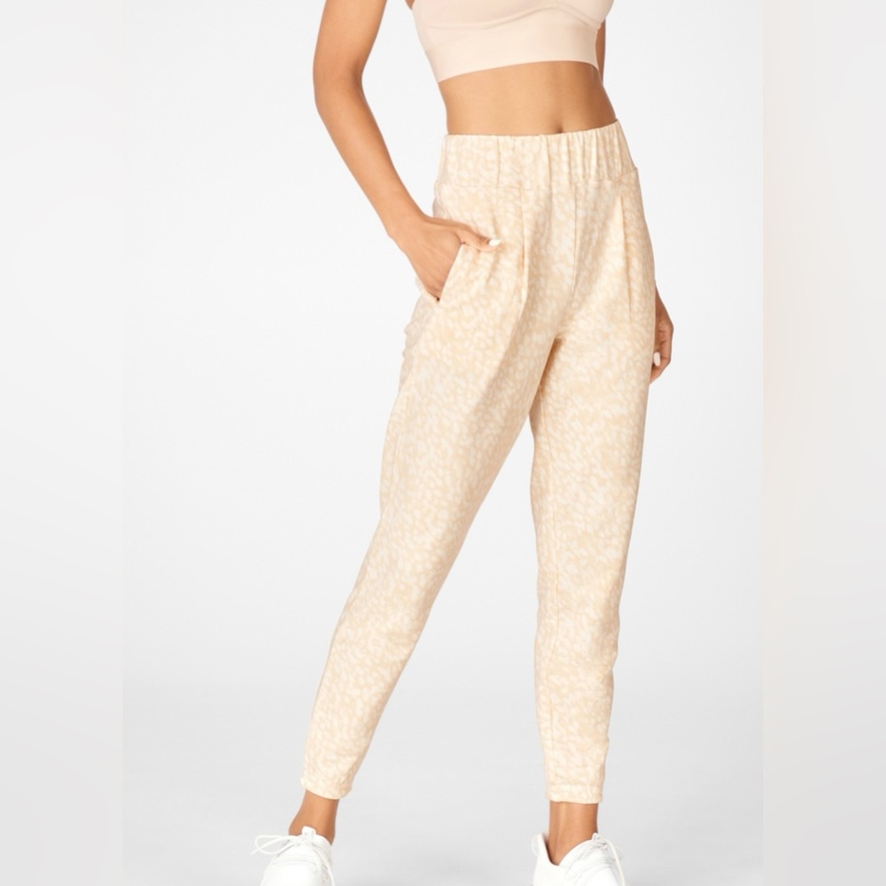 Fabletics chill leisure set - Picture 2 of 10